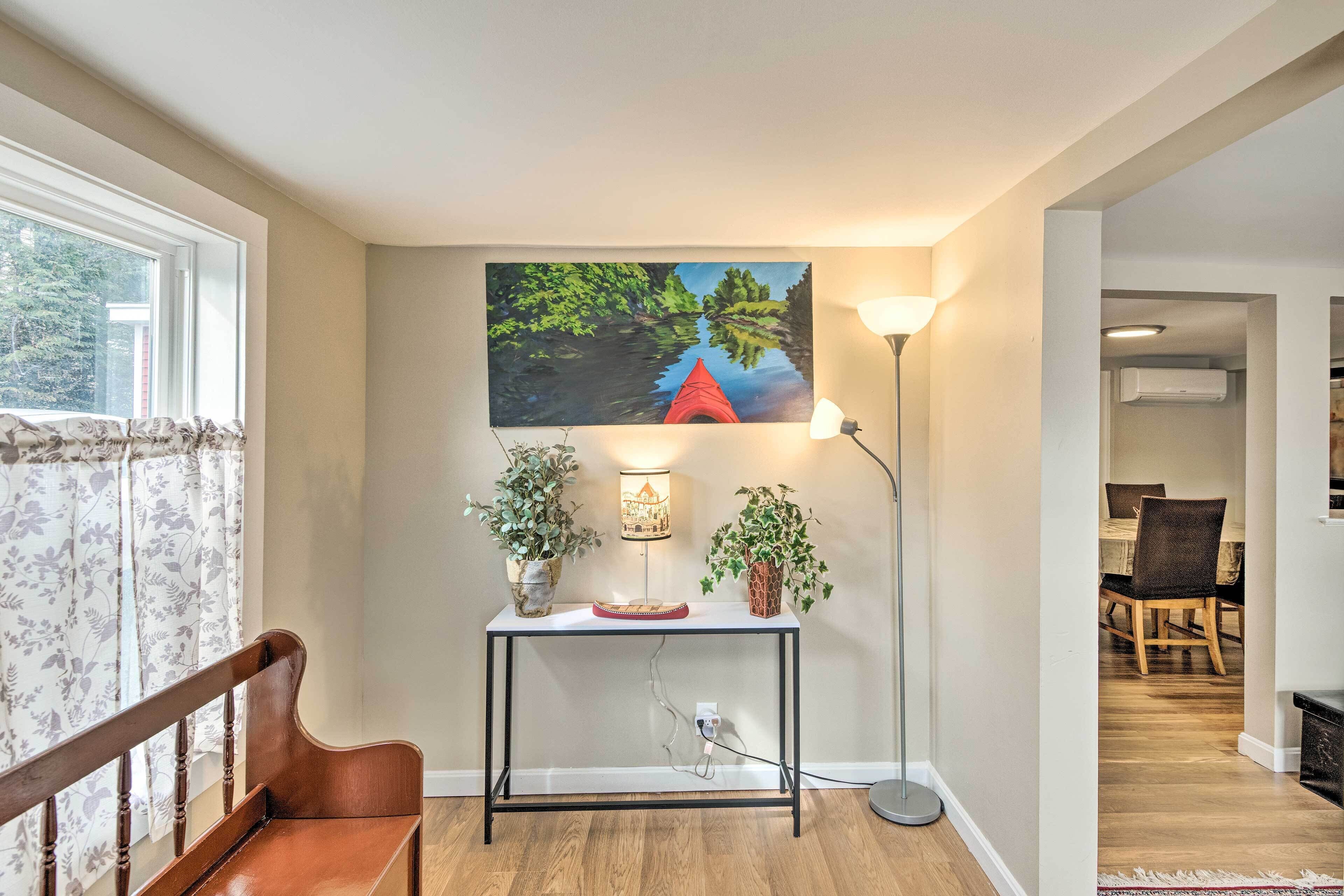 Historic Meredith Home: Walk to Town Center!