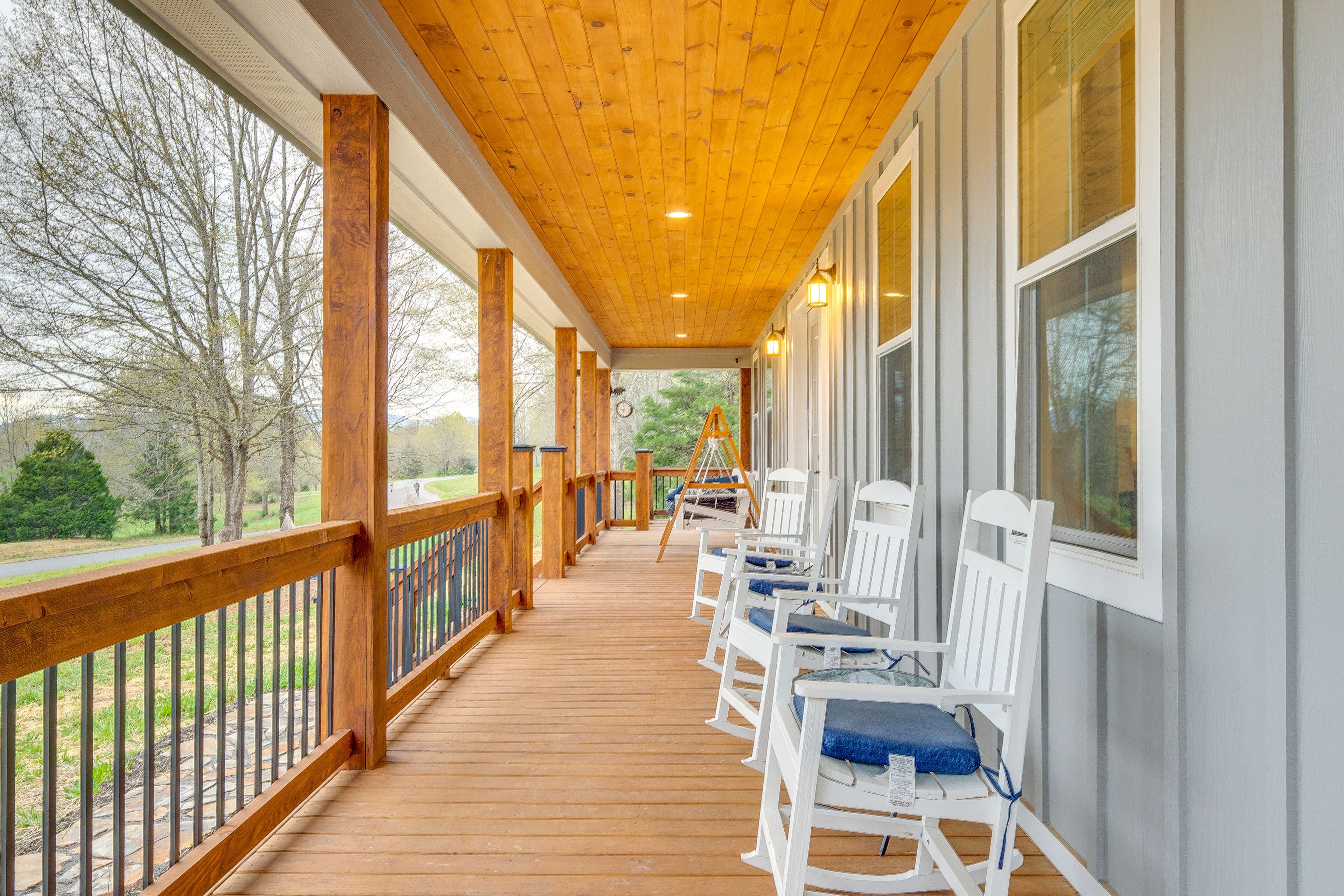 Upscale Rutherfordton Vacation Rental With Hot Tub