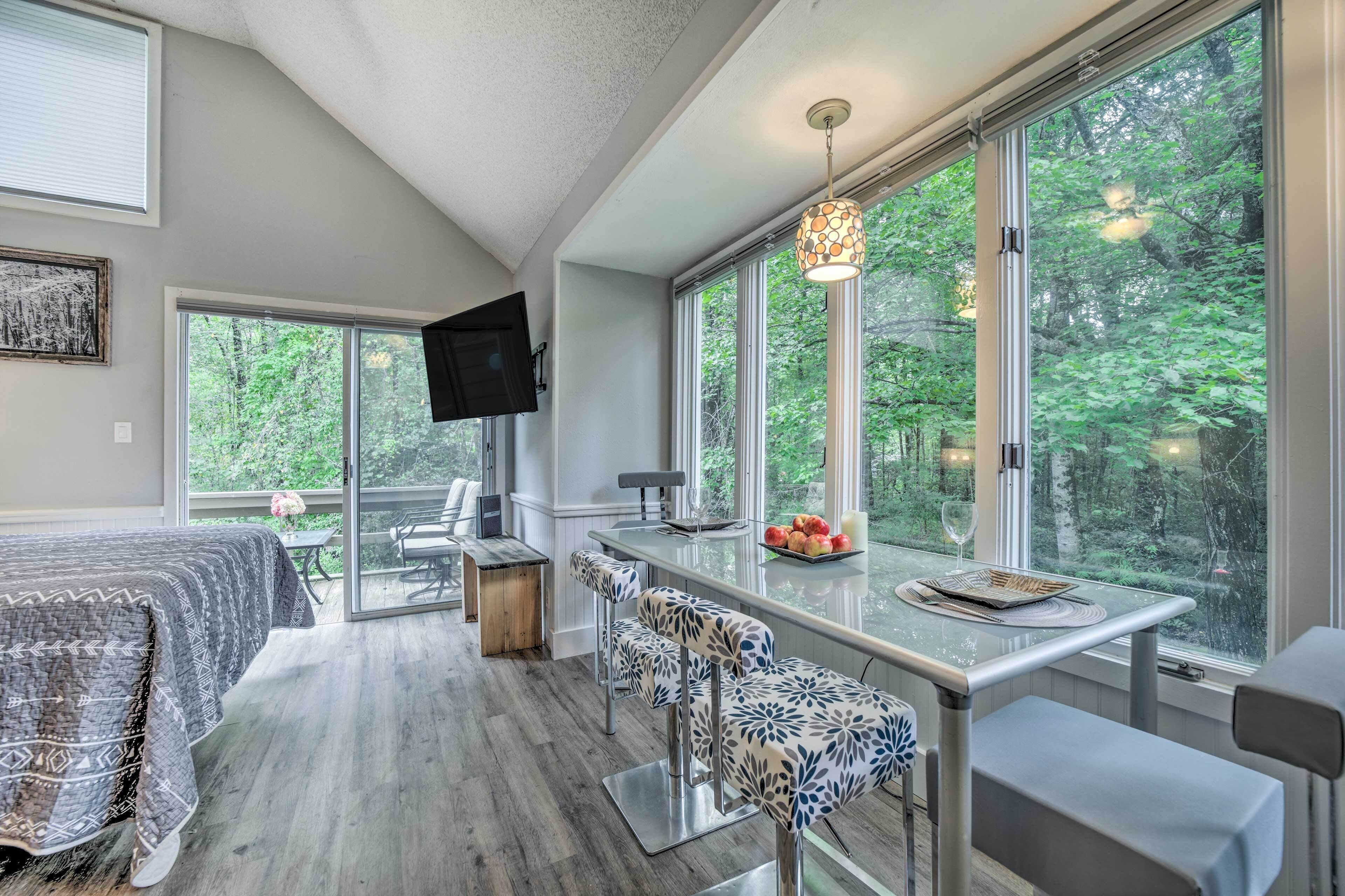 Sapphire Valley Retreat w/ Resort Amenities!