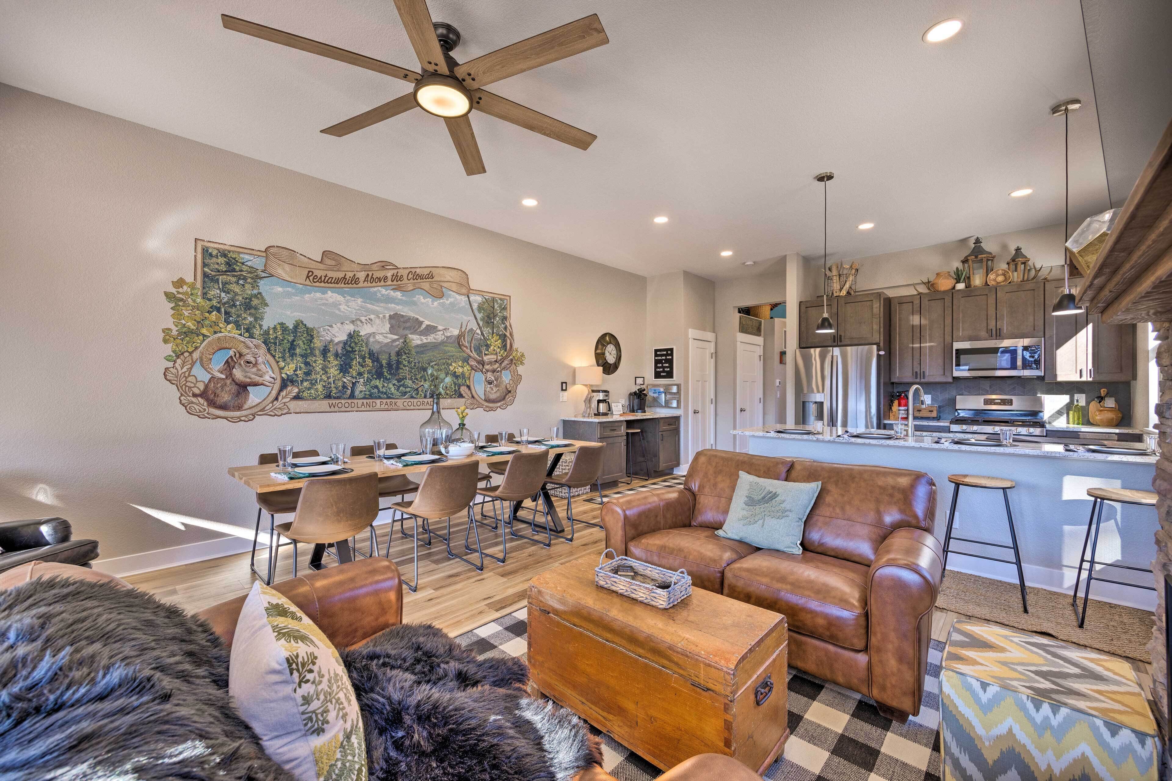 Woodland Park Townhome w/ Hot Tub & Mtn Views!