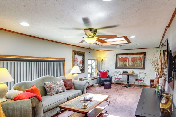 House (3 Bedrooms) | Interior