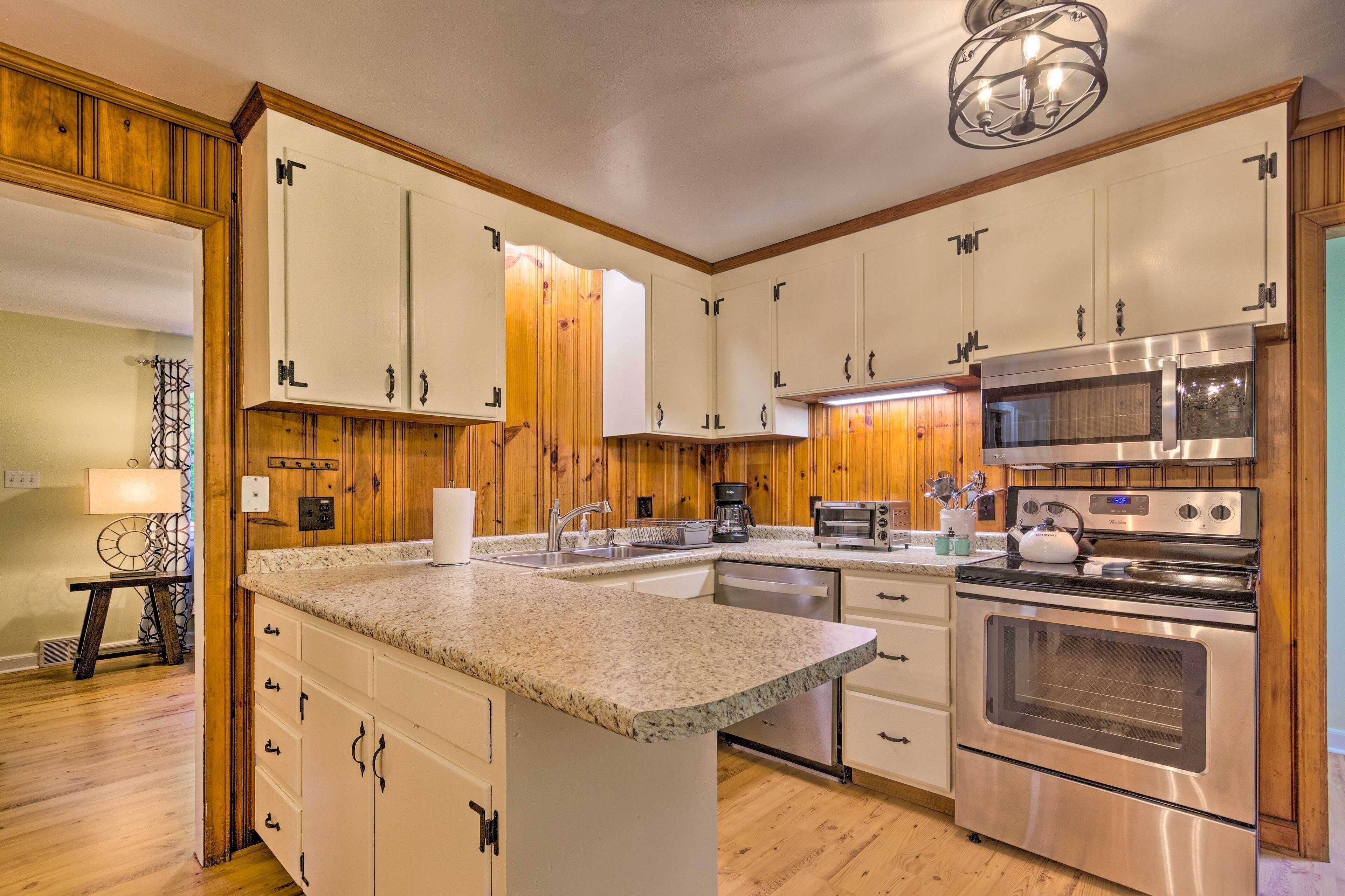 Scenic Asheville Escape Near Blue Ridge Parkway!