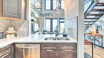 Apartment (0 Bedroom) | Interior