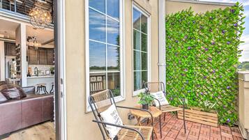 Apartment (0 Bedroom) | Interior