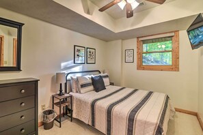 House (5 Bedrooms) | Interior