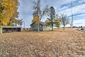 Interior - Cozy Retreat w/ Yard Space ~ 11 Mi to Longmont! (Platteville)