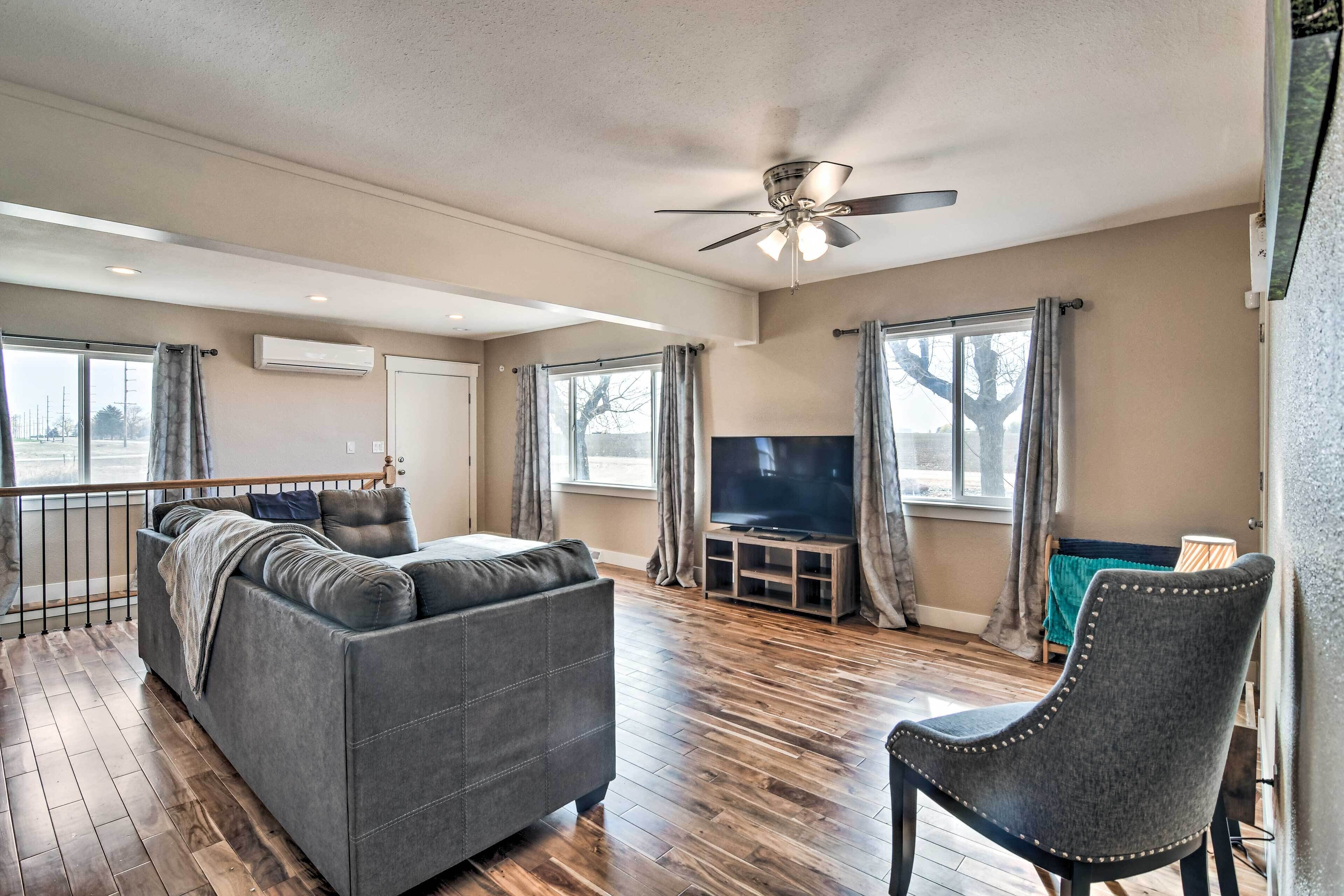 Cozy Retreat w/ Hot Tub ~ 11 Mi to Longmont!