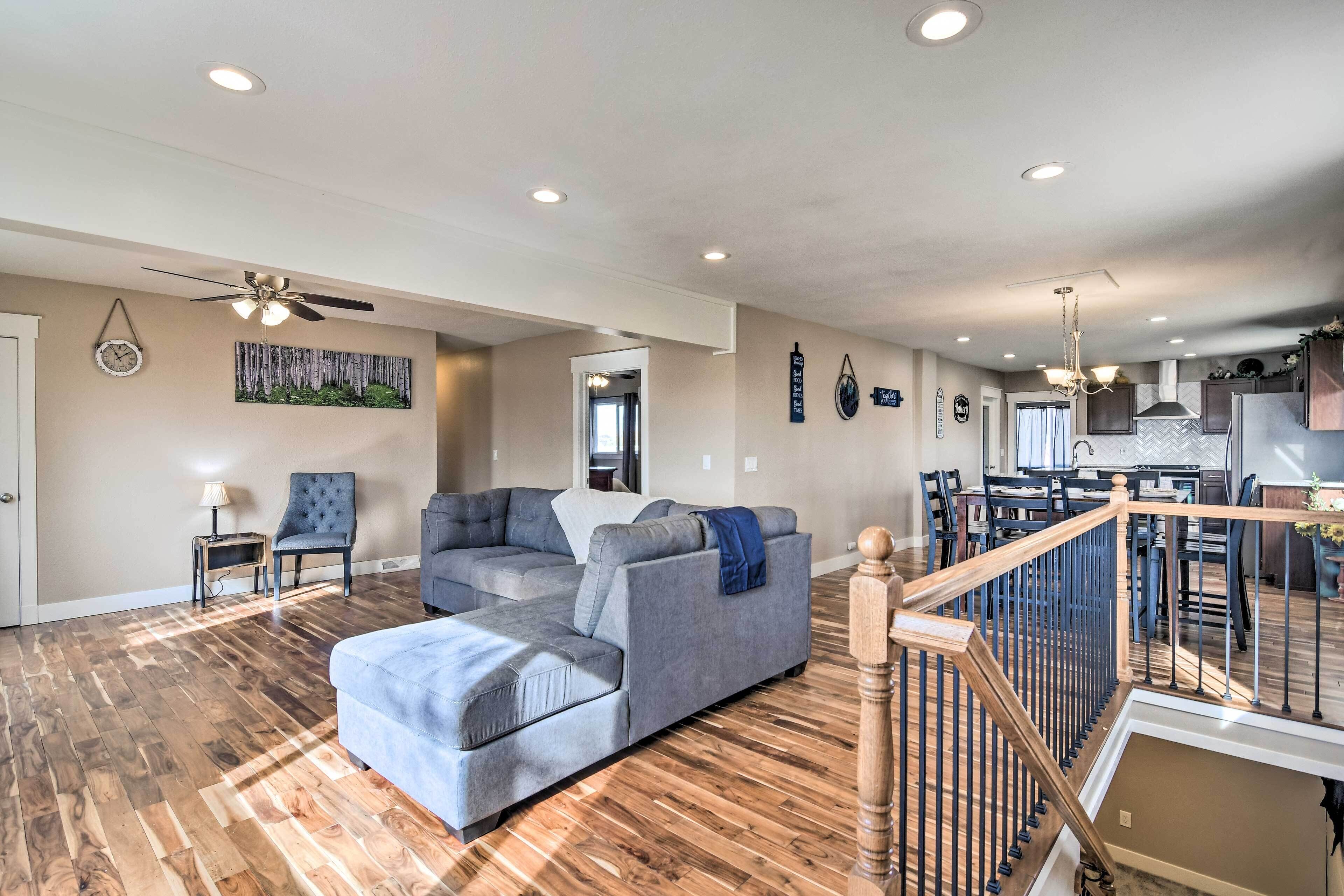 Cozy Retreat w/ Hot Tub ~ 11 Mi to Longmont!