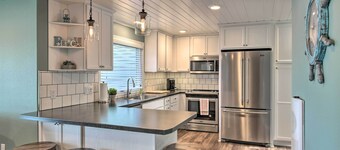 The Lakefront Home - 5 Minutes From Detroit Lakes!