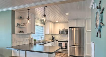 The Lakefront Home - 5 Minutes From Detroit Lakes!