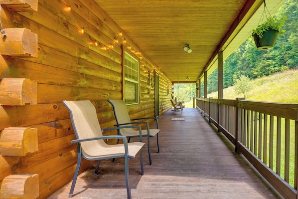 House (4 Bedrooms) | Front of property