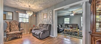 Cozy Jacksonville Home w/ Yard ~ 8 Mi to Dtwn