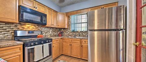 House (2 Bedrooms) | Interior