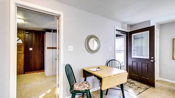 Cottage (3 Bedrooms) | Interior