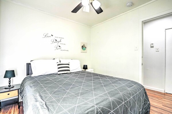 Interior - Charming San Antonio Home w/ Covered Patio! (San Antonio)