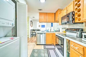 Interior - Charming San Antonio Home w/ Covered Patio! (San Antonio)