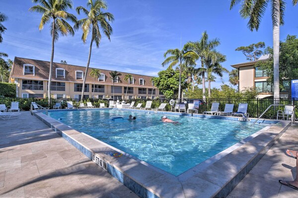 Naples Condo W/ Pool - Walk To Dining & Beach - Beach Access, Naples