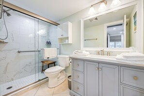 Apartment (2 Bedrooms) | Interior - Naples Condo w/ Pool - Walk to Dining & Beach (Naples)