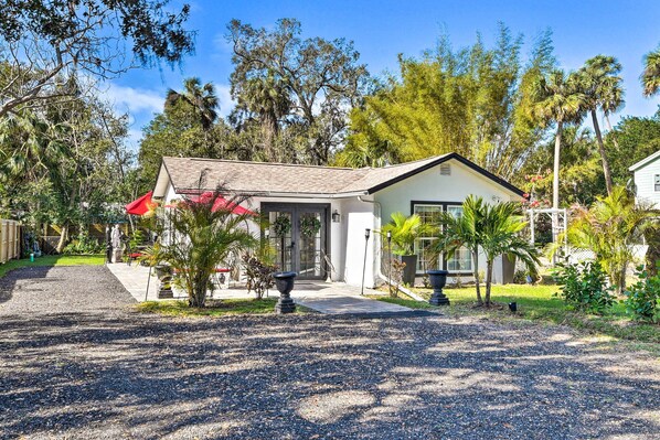 Apartment (0 Bedroom) | Interior