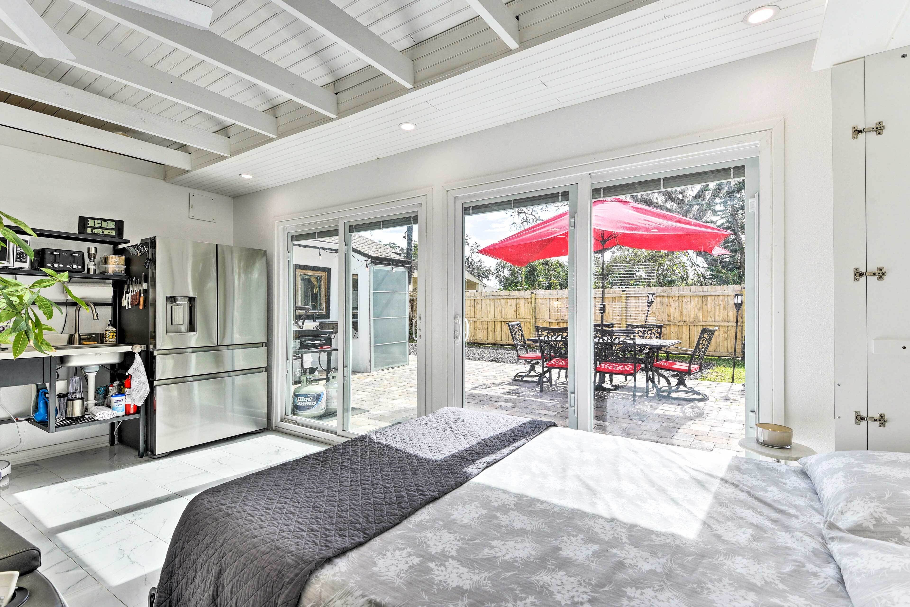 Florida Getaway w/ Patio ~ 3 Mi to Beaches!