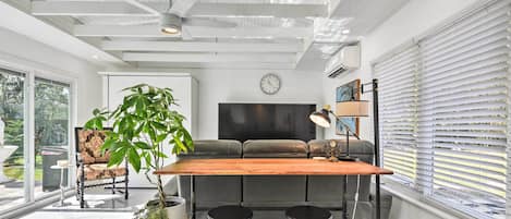 Apartment (0 Bedroom) | Interior