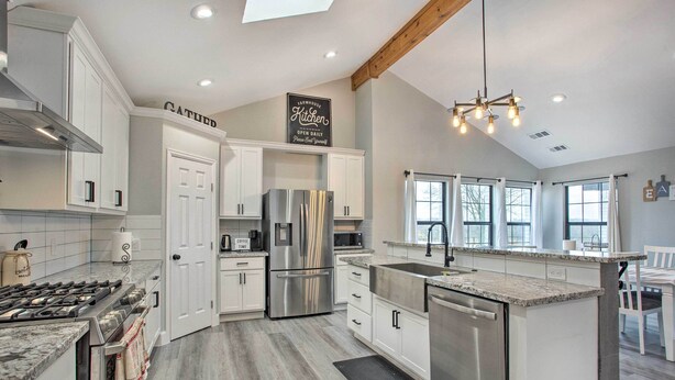 Microwave, oven, stovetop, dishwasher - Modern Farmersville Home w/ Patio (Farmersville)