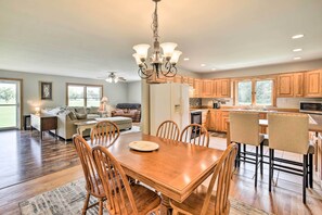 House (2 Bedrooms) | Interior - Pet-friendly Woodsy Gem: 1/4 Mi to Chesapeake Bay (Painter)