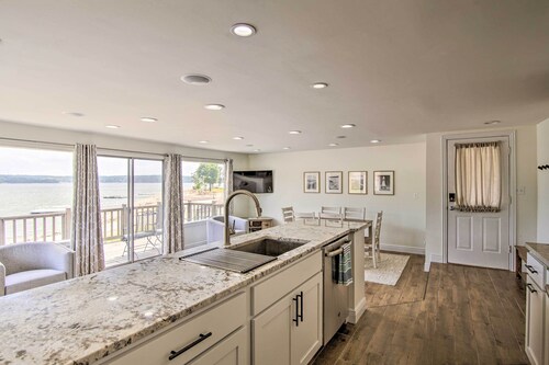 Walk to Boat Ramp! Lakefront Home w/ Deck in Afton