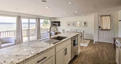 Walk to Boat Ramp! Lakefront Home w/ Deck in Afton