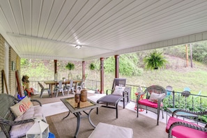 Interior - Fire Pit & Game Room: Family Home in Marshall (Weaverville)