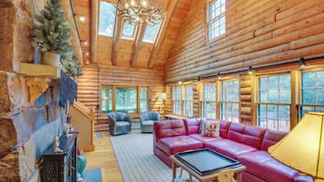 House (5 Bedrooms) | Depan hartanah