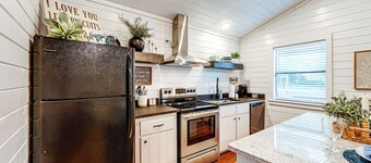 Serene Broken Bow Cabin w/ Fire Pit & Gas Grill!