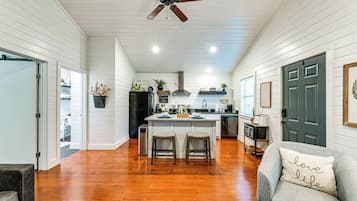 House (1 Bedroom) | Interior