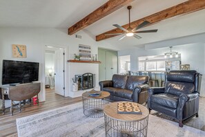 House (3 Bedrooms) | Interior - Waterfront Louisiana Home w/ Private Boat Launch! (Many)