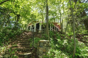 Interior - Island Cottage on Evans Lake: Boat Rental Required (Tipton)