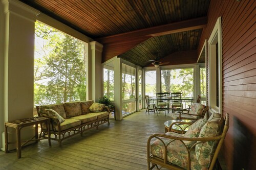 Island Cottage on Evans Lake: Boat Rental Required