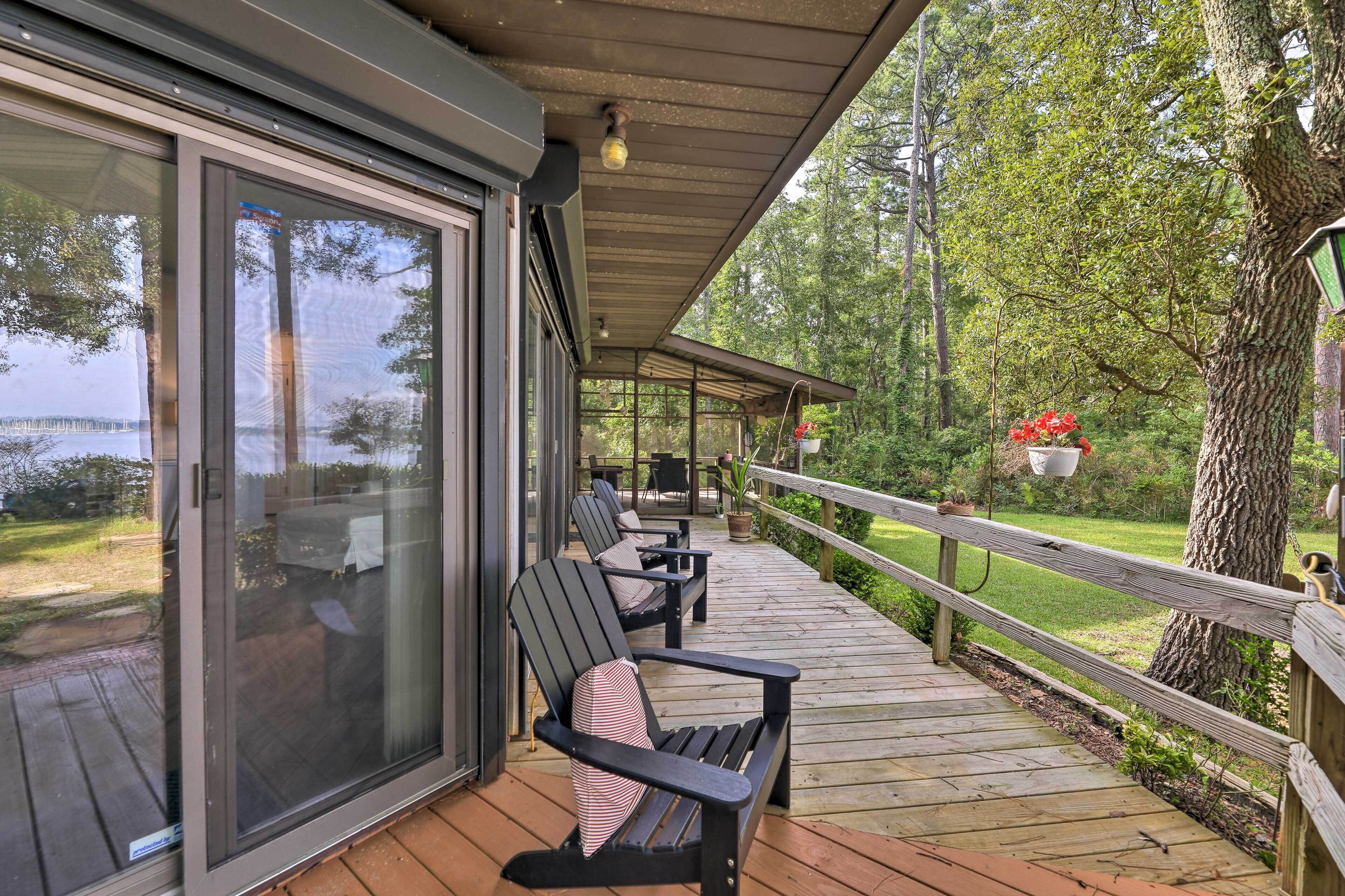 New Bern Home w/ Direct Access to Neuse River