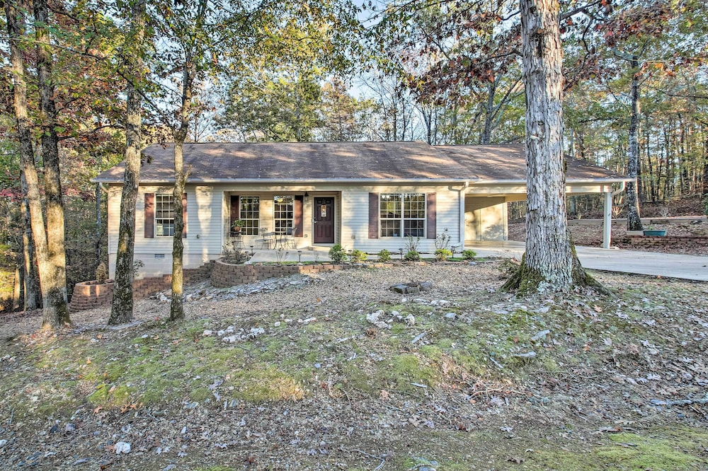 Tranquil Family Retreat w/ Fire Pit & Grill!