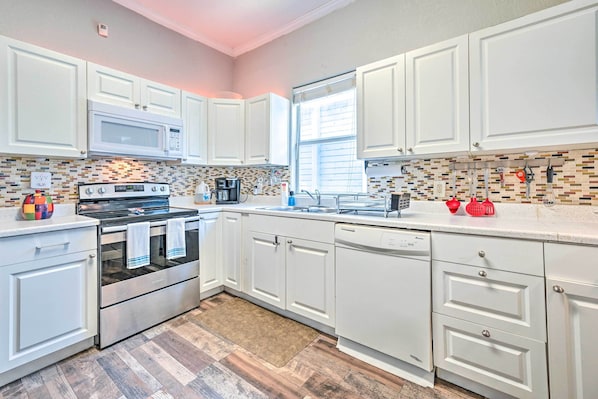 Apartment (1 Bedroom) | Interior - Updated Ybor City Duplex ~ 1/2 Mi to Seventh Ave! (Tampa)