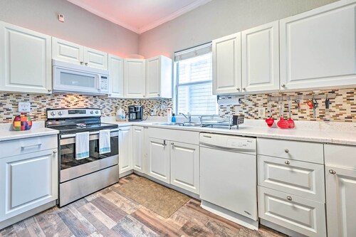 Updated Ybor City Duplex ~ 1/2 Mi to Seventh Ave!