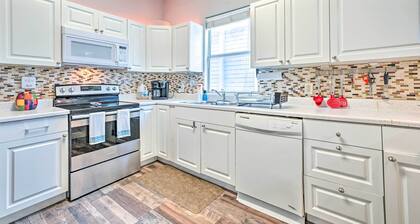 Updated Ybor City Duplex ~ 1/2 Mi to Seventh Ave!