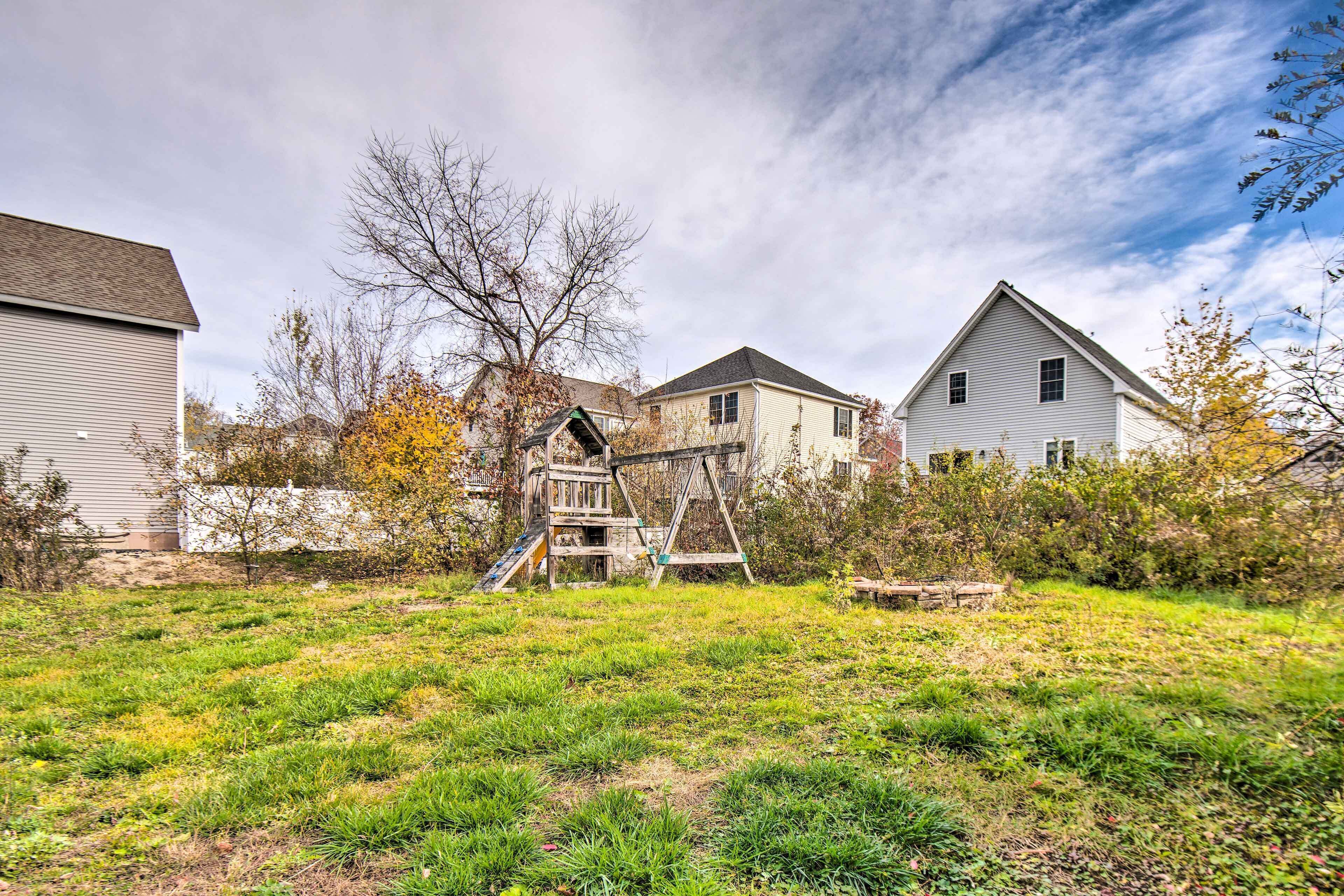 Westbrook Retreat w/ Yard ~ 8 Mi to Portland