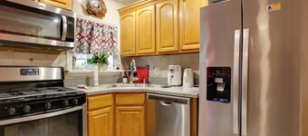 Newark Home w/ Deck & Fire Pit, 16 Mi to Nyc!