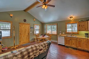 House (2 Bedrooms) | Interior