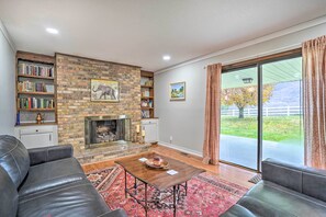 House (3 Bedrooms) | Interior - Serene Johnson City Home w/ Mountain Views (Johnson City)