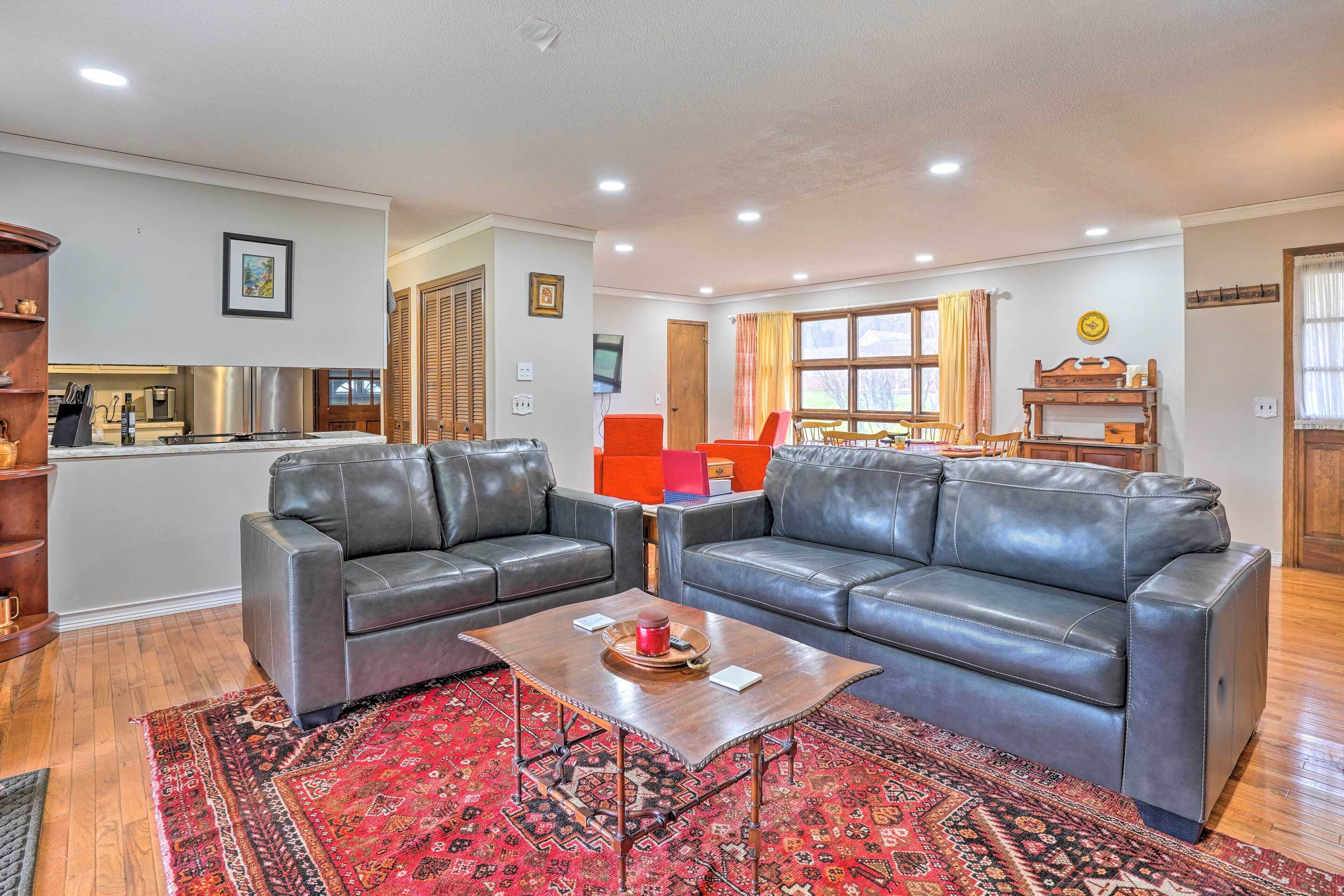 House (3 Bedrooms) | Interior