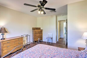 Apartment (4 Bedrooms) | Interior - Pet-friendly Grand Junction Townhome w/ Yard! (Grand Junction)