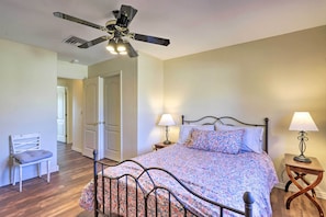 Apartment (4 Bedrooms) | Interior - Pet-friendly Grand Junction Townhome w/ Yard! (Grand Junction)