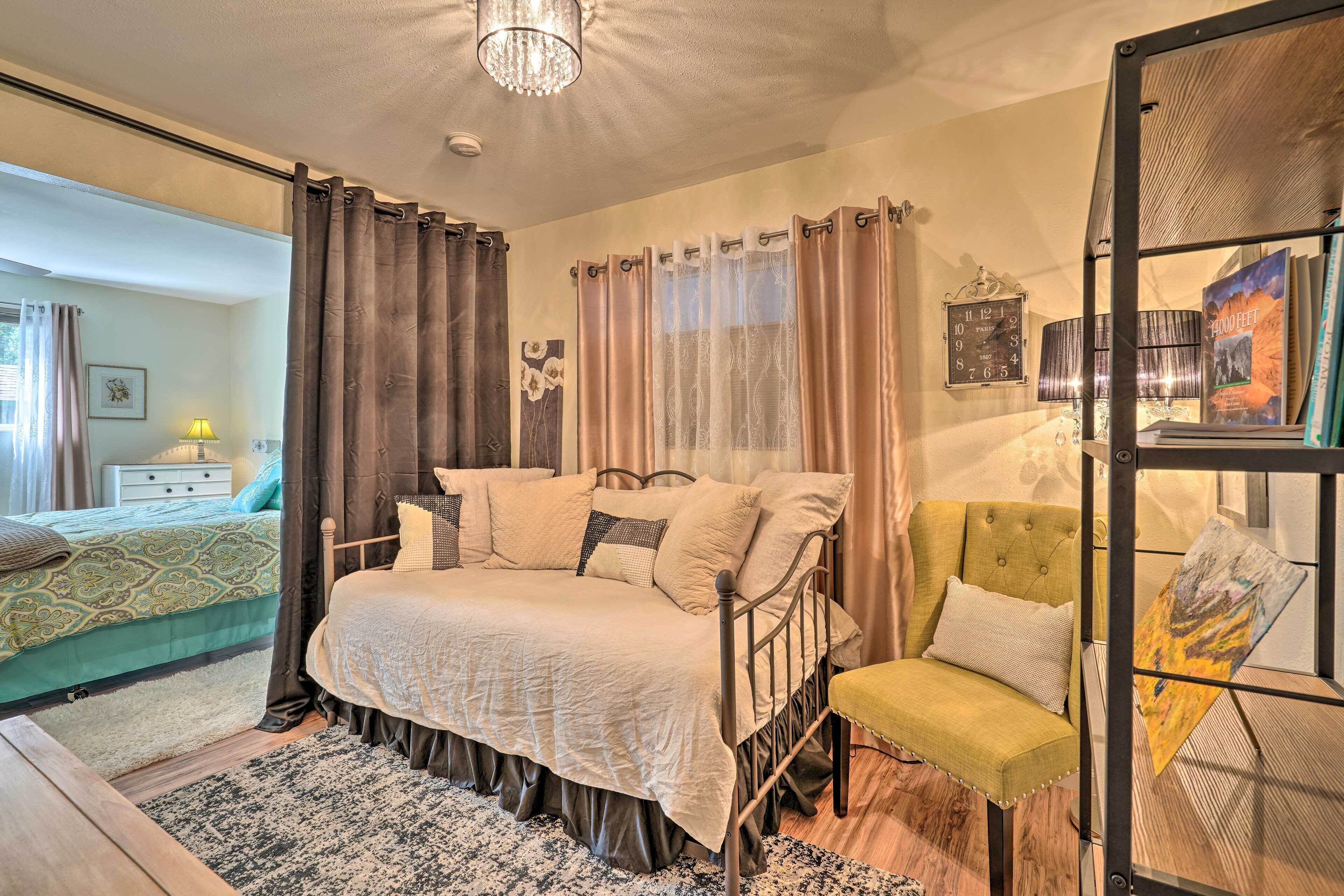 Colorado Springs Getaway w/ Patio by Memorial Park