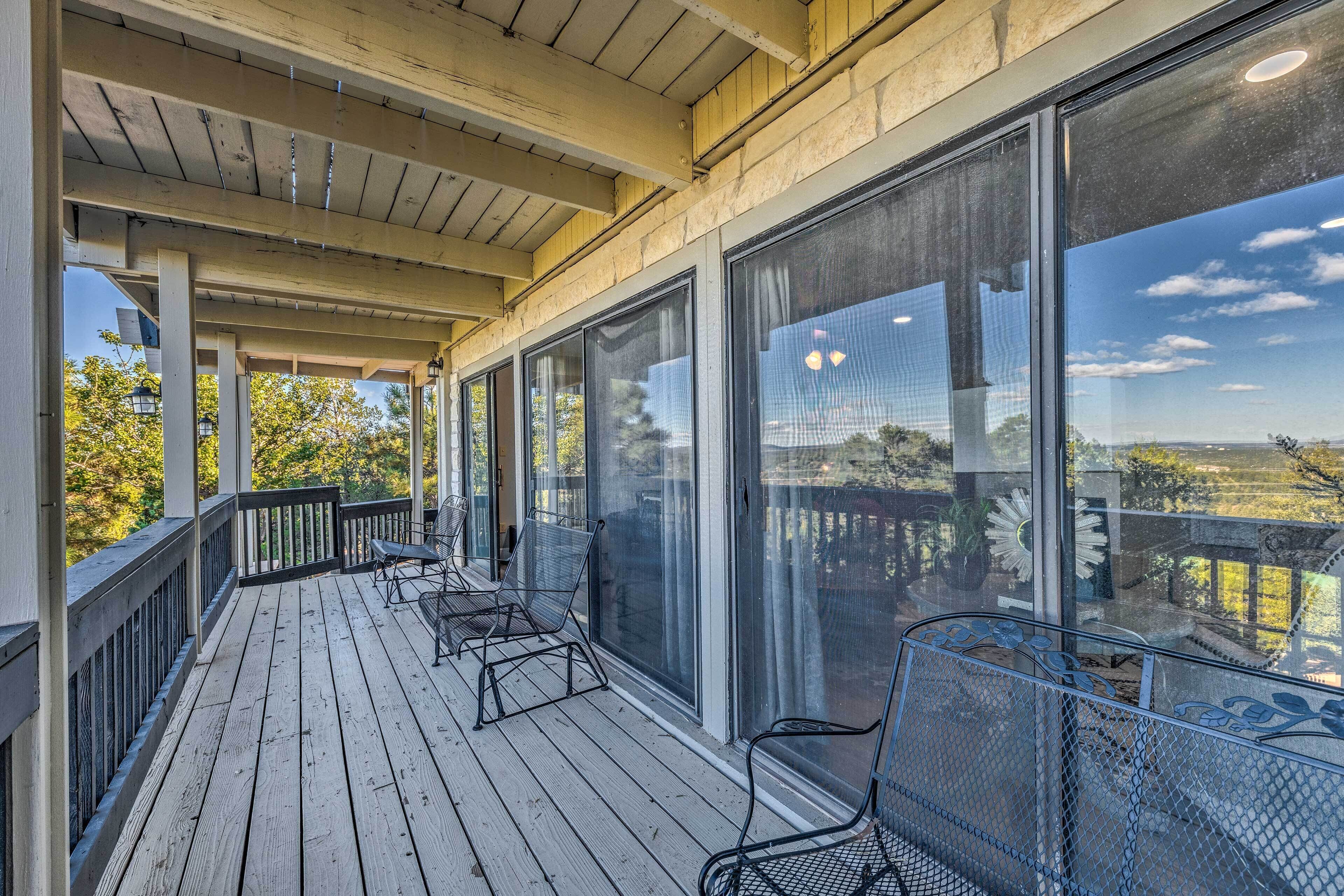 Serene Cabin w/ Mountain Views & Fire Pit!